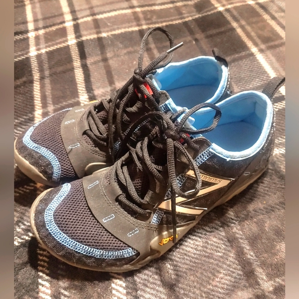New Balance Black and Blue Minimus Vibrum Trail Shoes Women's 8.5